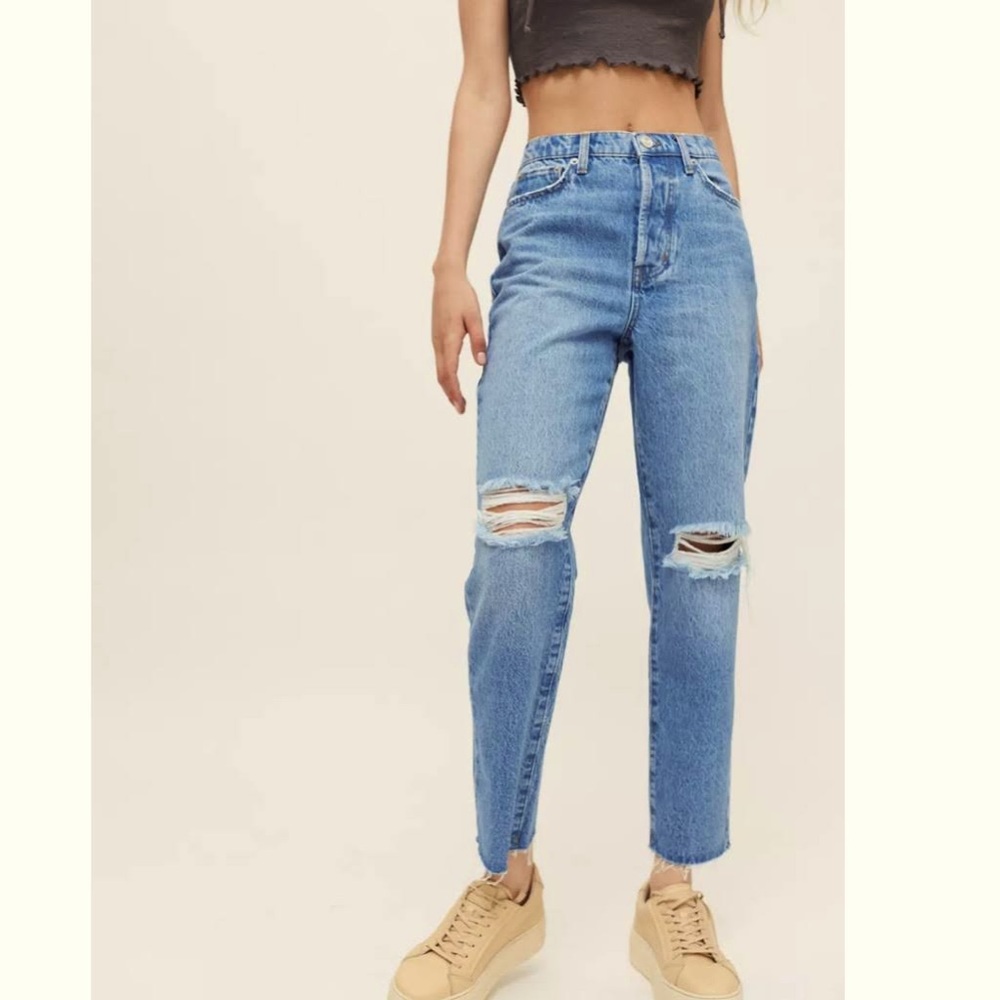 BDG urban outfitters distressed 90s mom jeans size 26